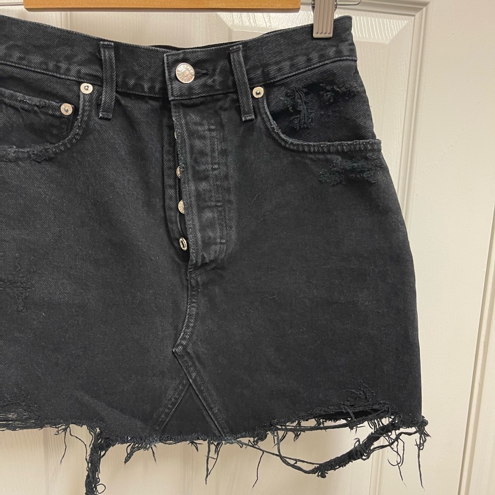 AGOLDE Quinn High Rise Distressed Black Denim Skirt - Picture 4 of 9